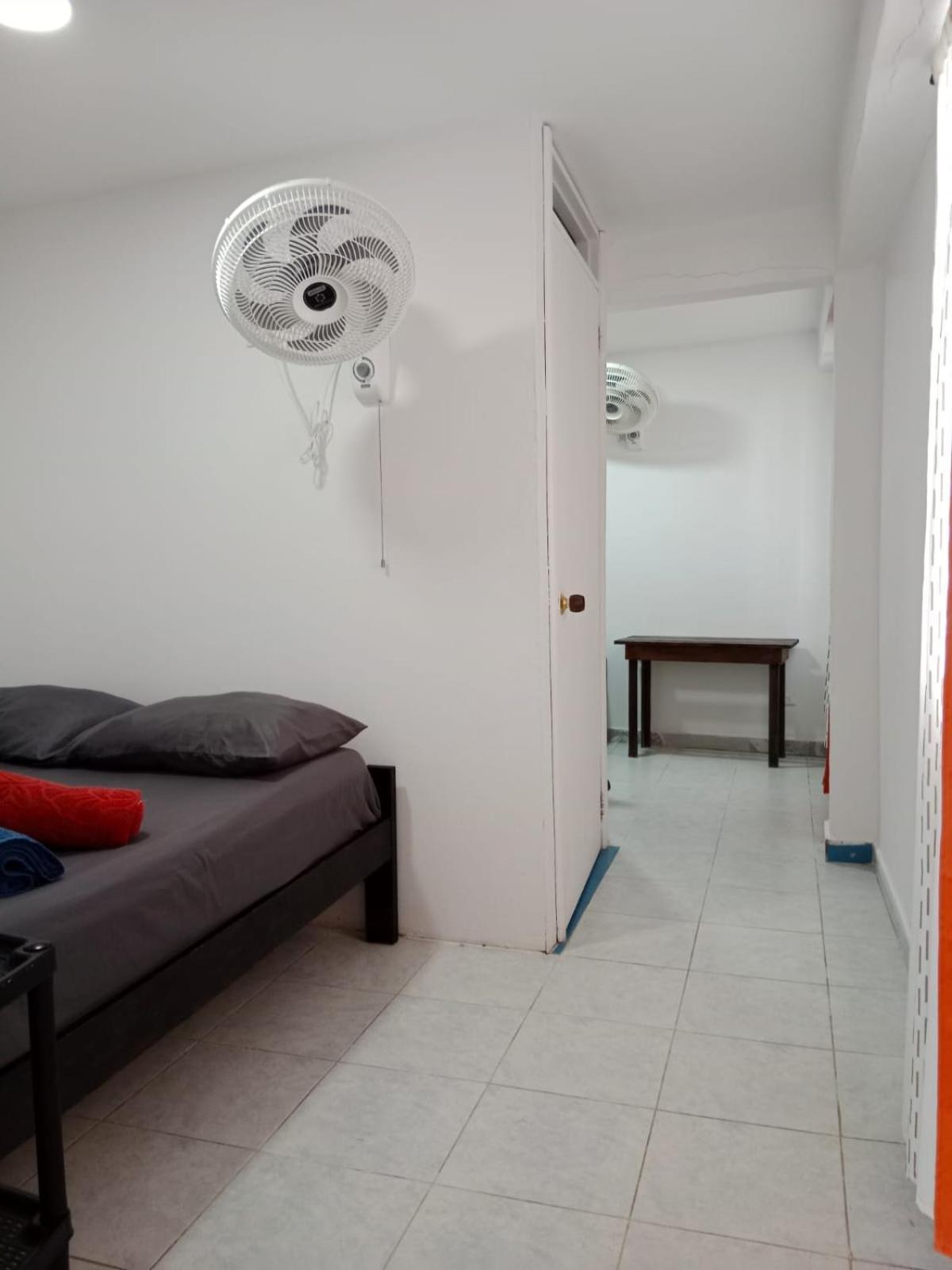 Sunny Beach Apartments Сан-Андрес Экстерьер фото
